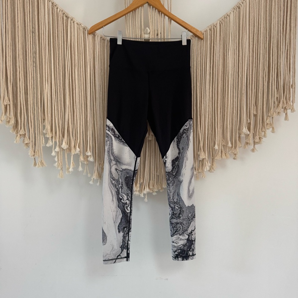 Zyia Active Leggings with Marble Detail